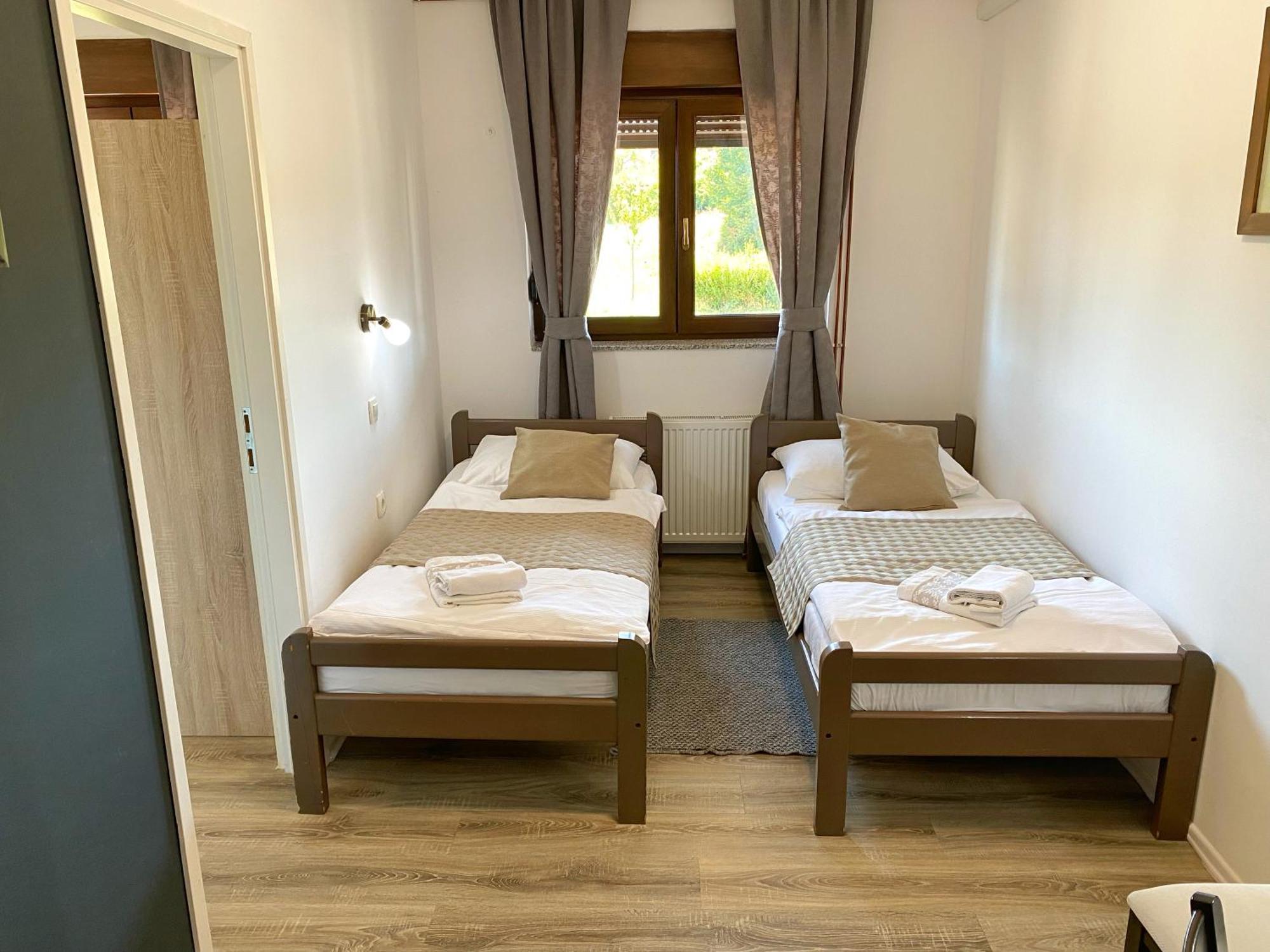 16 Lakes Guesthouse グラボヴァツ エクステリア 写真